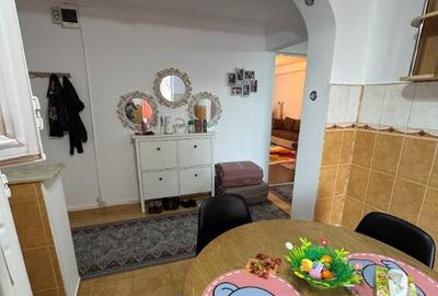 Vand apartament cu 2 camere decomandat - 1