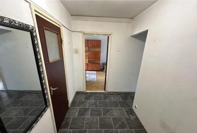 Apartament cu 3 camere decomandat în Giurgiului - 2