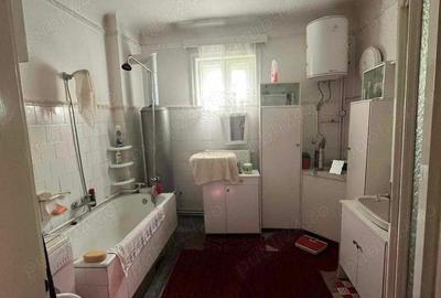 Casă cu 3 camere în Aleșd - 1