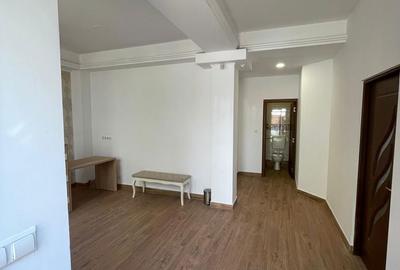 Spațiu comercial, de 75 mp, în Complex Studențesc - 2