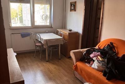 Apartament cu 3 camere semidecomandat în Șagului