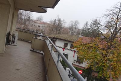 Bloc tip boutique, constr. 2000, parcare subterana si 2 intrari - 4