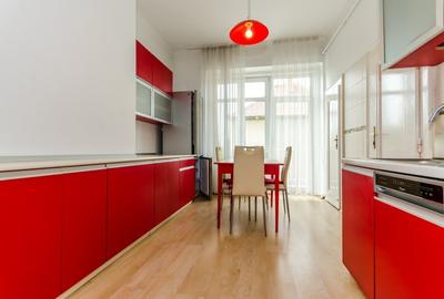 Apartament 4 camere, 2 bai, la 2 minute de Parcul Sub Arini Apartament 4 camere, 2 bai, la 2 minute de Parcul Sub Arini - 1