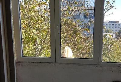 Apartament doua camere, nedecomandat, etaj doi, liber, pe Stadionului - 16