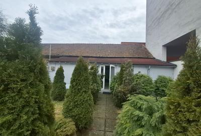 Casă individuală cu 1 camere cu Canalizare în Plopilor - 1