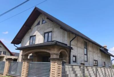 Casă cu 4 camere cu Teren 500 Mp în Rădăuți