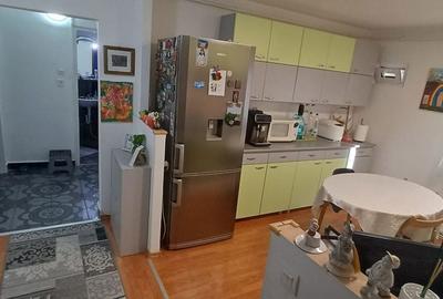 Apartament cu 3 camere semidecomandat în Central - 4