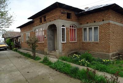 Casă cu Teren 2930 Mp în Giuvărăști - 2