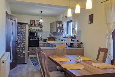 Casă cu 4 camere în Central - 1