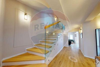 Casă cu 4 camere cu Teren 250 Mp în Central - 1