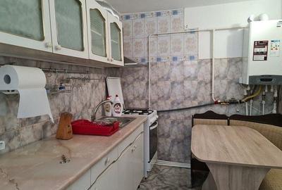 De inchiriat - casa P+1E+M - zona Port, langa liceul de Marina - 11