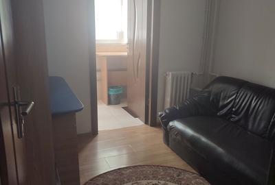 Garsonieră decomandată în Nicolina - 4