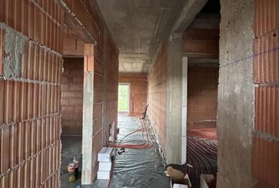 Casa individuala, 4 camere, 2 bai, 110 mp utili, 408mp teren in Utvin - 13
