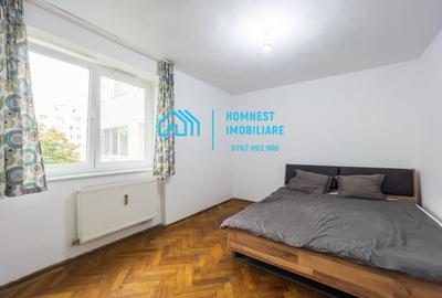 Apartament cu 3 camere semidecomandat în Mihai Bravu