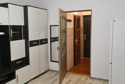 Garsoniera de vânzare-zona Decebal,  Splaiul Crișanei - 3