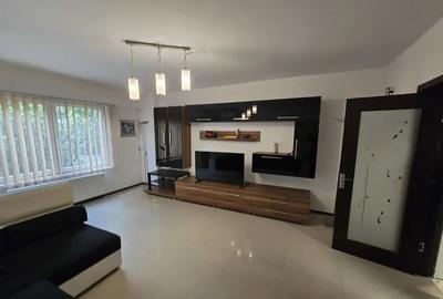 Apartament cu 3 camere decomandat, mobilat în Lujerului