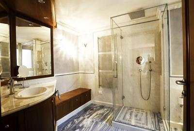 Apartament cu 3 camere semidecomandat, mobilat în P-ța Victoriei - 13