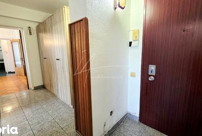 Apartament cu 3 camere semidecomandat, mobilat în 13 Septembrie - 4