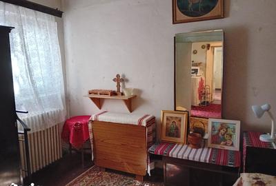Casă cu 4 camere cu Teren 251 Mp în 1 Mai