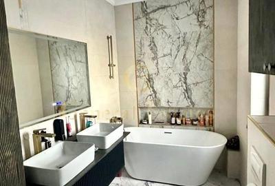 Casă cu 4 camere cu Teren 420 Mp în Tomești