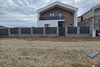 Casa indivuala 3-5 camere, teren 330 mp- Dobreni - 2