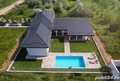 Vila moderna cu piscina de inchiriat in extrasezon, Mamaia Sat - 9