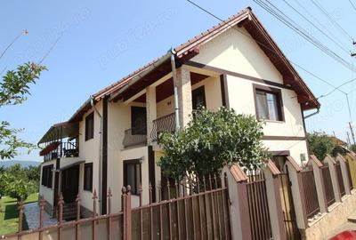 Casă cu 5 camere cu Teren 5707 Mp în Unciuc - 8