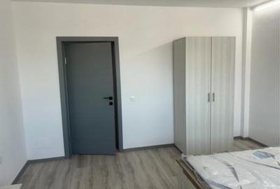Apartament cu 3 camere decomandat în Șimnicu de Sus - 2