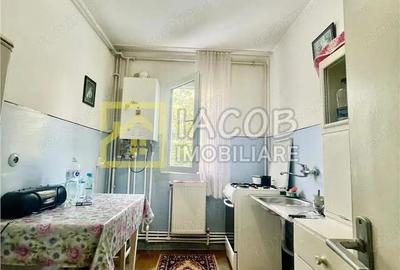 Apartament in zona centrala, str. George Apostu - 9 Mai - 4