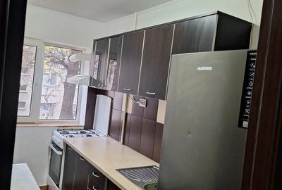 De inchiriat ap. cu 2 camere - 4