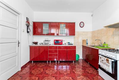 Vilă tip bloc 12 camere, 2 garaje 2 boxe  zona Tomis 1  Flămânda - 15