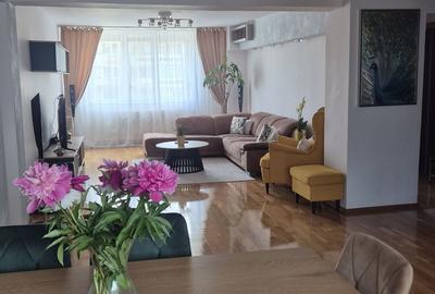 Apartament cu 4 camere decomandat în Central - 3