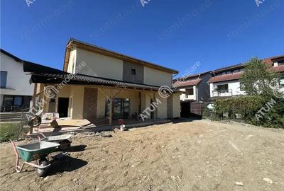 Casa la cheie cu 4 camere 3 bai si teren de 290 mp zona Brana Selimbar - 2