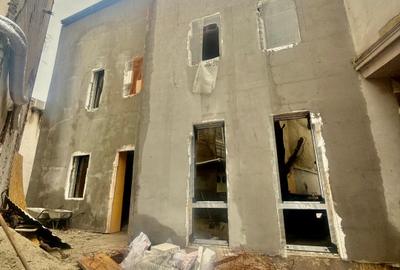 Casă cu 5 camere cu Canalizare în Unirii - 1