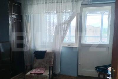 Apartament cu 4 camere decomandat, mobilat în Central