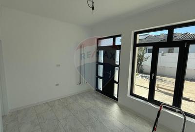 Casa / Vila cu 4 camere strada Verde! - 8