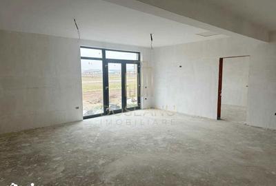 Casă cu 4 camere cu Teren 300 Mp în Sânmartin - 2