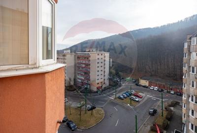 Apartament cu 4 camere semidecomandat, mobilat în Răcădău - 15