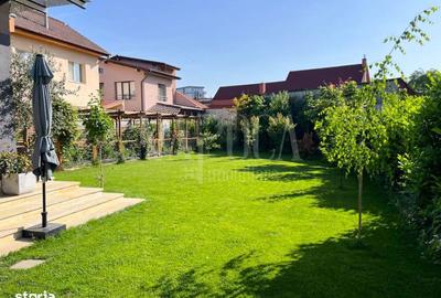 Casă cu 4 camere cu Canalizare în Mărăști