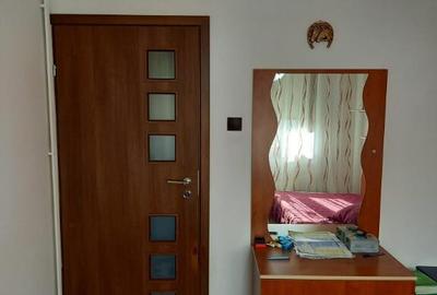 Apartament cu 4 camere decomandat în Brâncoveanu