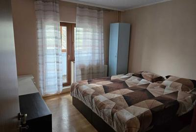 Apartament cu 4 camere decomandat în Rahova