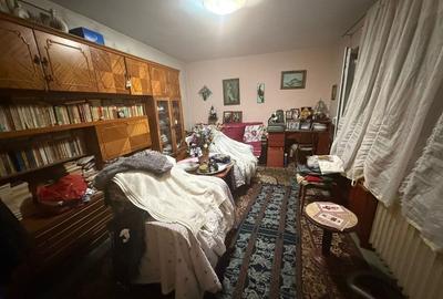 Apartament cu 4 camere decomandat în Iancului