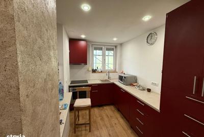 Apartament cu 4 camere decomandat, mobilat în Titan