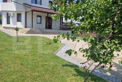Casă cu 5 camere cu Teren 900 Mp în Central