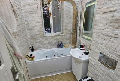 Vand apartament cu 2 camere decomandat - 13