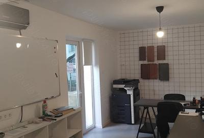 Spațiu comercial, de 30 mp, în Central - 4