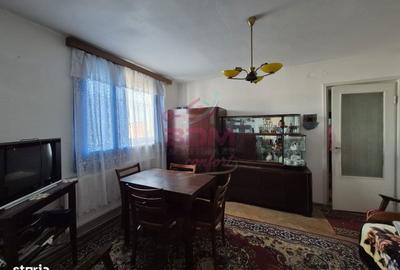 Apartament cu 3 camere semidecomandat în Micro 1 - 6