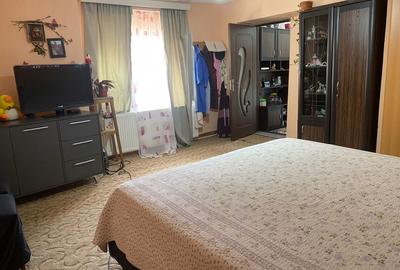 Apartament la casa curte comuna 2 camere in Cisnadie - 4