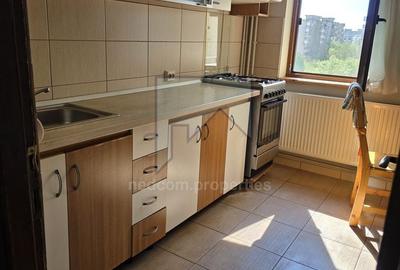 Apartament cu 3 camere decomandat în Sebastian - 3