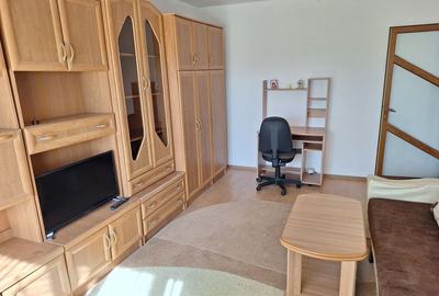 Apartament cu 2 camere decomandat în Km 5 - 4